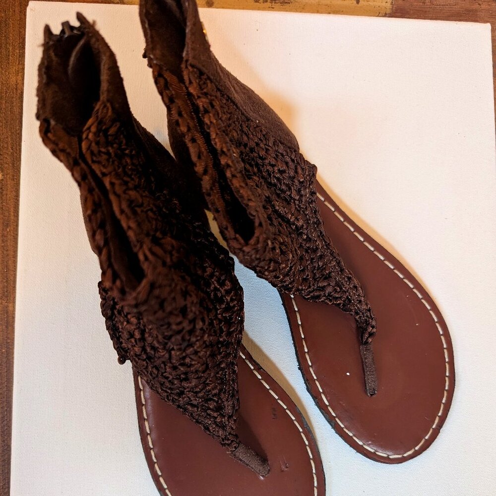 NWOT Roxy Crochet Gladiator sandals